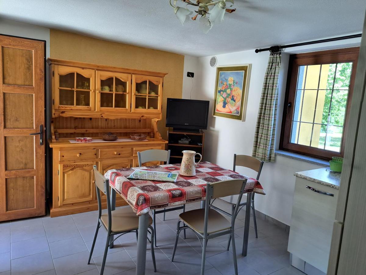 La Maison De Chantal Fenis Dış mekan fotoğraf