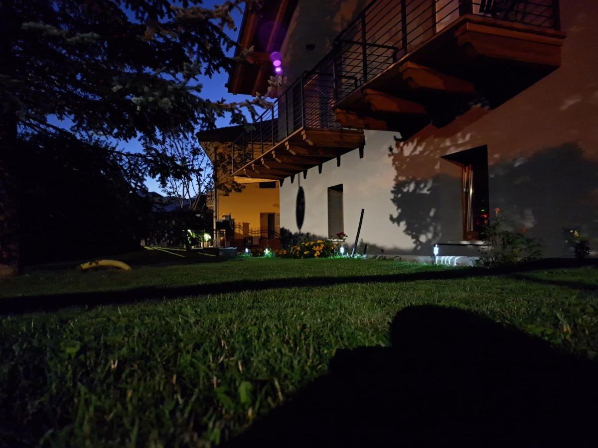 La Maison De Chantal Fenis Dış mekan fotoğraf